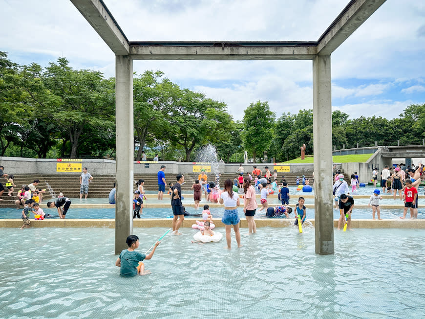 新北｜鶯歌陶瓷博物館 戲水池