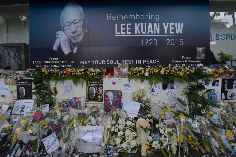 Thousands of people are braving heavy rains to line major streets in Singapore for a final farewell to founding leader Lee Kuan Yew, who will receive a rare 21-gun salute before a state funeral attended by world dignitaries