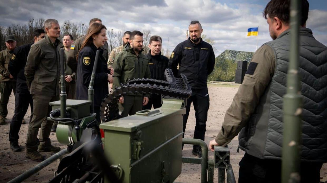 Ukrainian President Volodymyr Zelenskyy inspecting models of military equipment and weapons. Photo: Ukrainian President’s Office