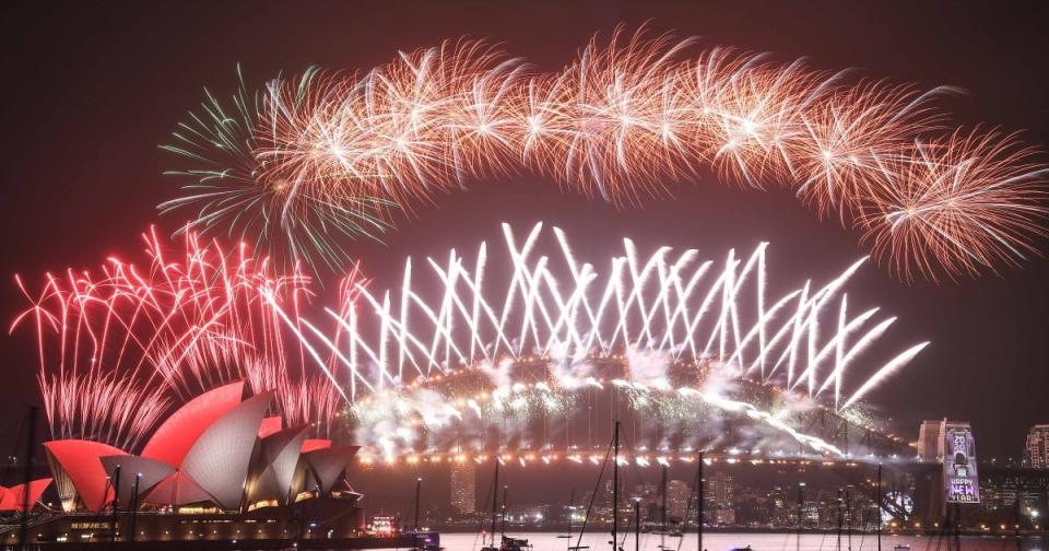 How Cities Around the World Rang in 2020: See the Stunning Photos from London, Tokyo & More