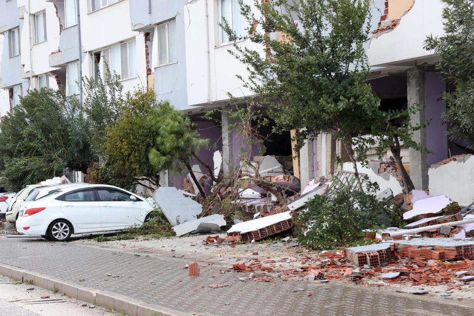 Earthquakes jolt Turkiye's provinces