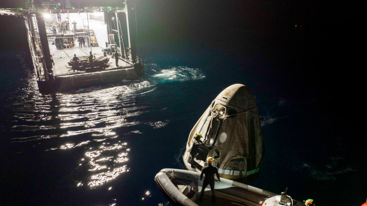  SpaceX recovery teams with Dragon capsule to retreive Ax-2 astronaut crew in the Gulf of Mexico 