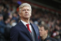 <p>Décrié par une bonne partie des supporters depuis quelques saisons, Arsène Wenger a vu les critiques s’intensifier en 2017. Si les Gunners ont tout de même remporté la FA Cup (et un Community Shield anecdotique), ils échouent à se qualifier pour la Ligue des Champions, une première depuis vingt ans. Le mercato du club londonien, jugé désastreux alors que tous les rivaux se sont renforcés à coups de millions (la signature de Lacazette fait office d’exception), n’a également pas été digéré par les fans, qui sont nombreux à réclamer le départ de leur coach. Arsenal reste cependant en lice pour se qualifier pour la prochaine C1. En cas d’échec, l’avenir d’Arsène Wenger pourrait s’écrire loin de Londres. (<em>Photo AFP</em>) </p>