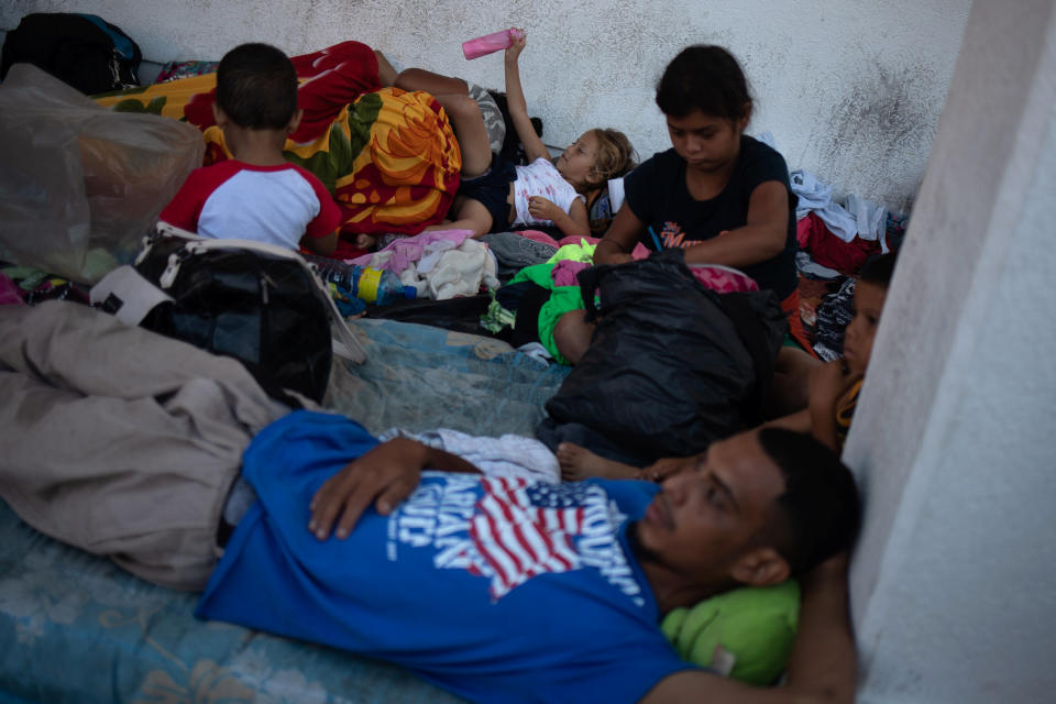 FOTOS | Migrantes toman calles de Huixtla, Chiapas, rumbo a EEUU