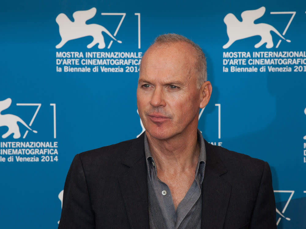 Micheal Keaton spielte erstmals 1989 "Batman" (Bild: taniavolobueva/ shutterstock.com)