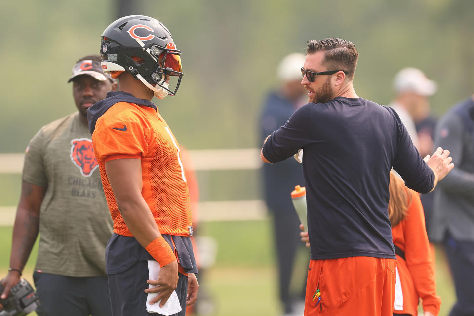 LAKE FOREST, ILLINOIS – JUNE 15: Quarterbacks coach Andrew Janocko of the Chicago Bears talks with Justin Fields #1 during minicamp at Halas Hall on June 15, 2023 in Lake Forest, Illinois. (Photo by Michael Reaves/Getty Images) ORG XMIT: 775989679 ORIG FILE ID: 1498749119