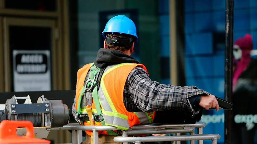 El Gobierno suspendió todos aportes del Estado a las licitaciones de las obras públicas