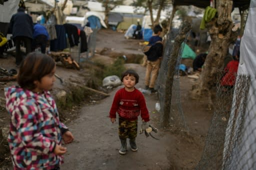 Greece has promised to send 4,000 minors to the mainland