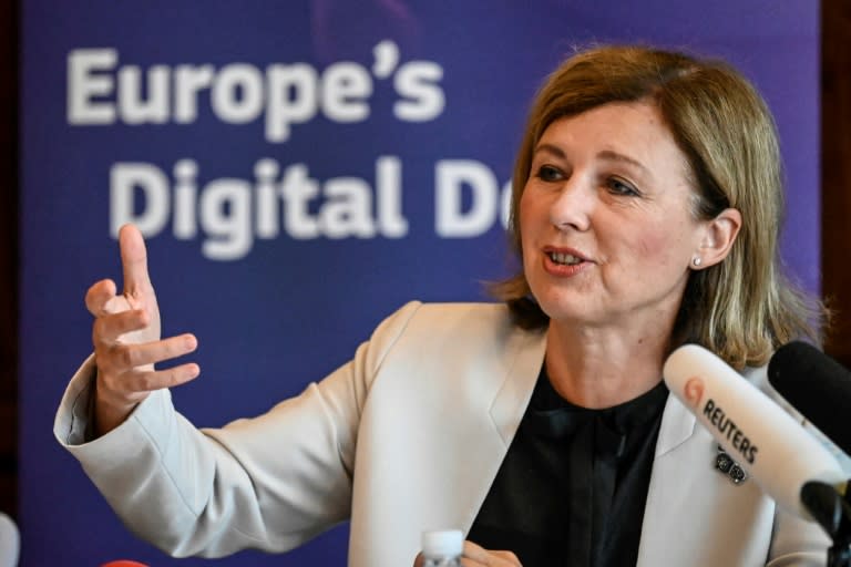 La responsable du numérique de la Commission européenne, Vera Jourova, lors d'une conférence de presse, le 19 septembre 2023 à Pékin (Jade Gao)