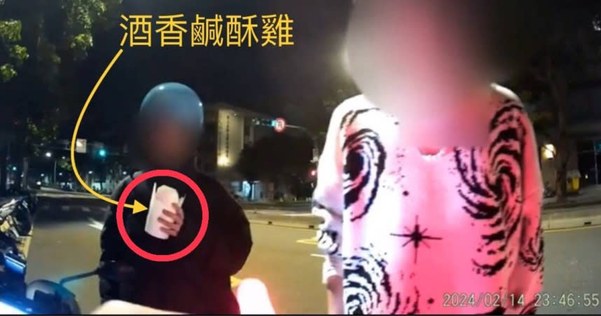 北市中正二分局員警日前巡邏時，發現一名王姓男子騎乘共享機車，其身上卻散發濃厚酒氣。（圖／翻攝畫面）