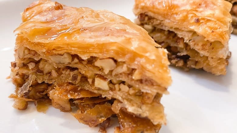 Phyllo pastry with nuts and syrup