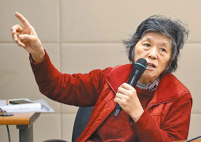台灣大學公共衛生學院兼任教授金傳春表示，兩位副總統均有流行病學專業，卻看著國產疫苗無法與時俱進。（陳俊吉攝）