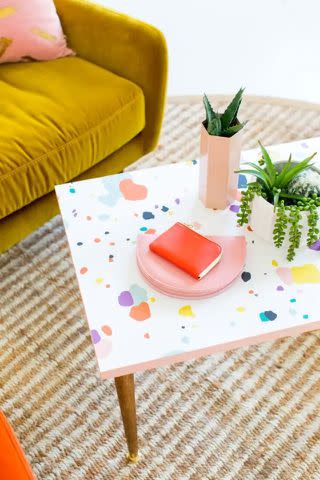 <p><a href="https://sugarandcloth.com/diy-faux-terrazzo-coffee-table/" data-component="link" data-source="inlineLink" data-type="externalLink" data-ordinal="1">Sugar & Cloth</a></p>