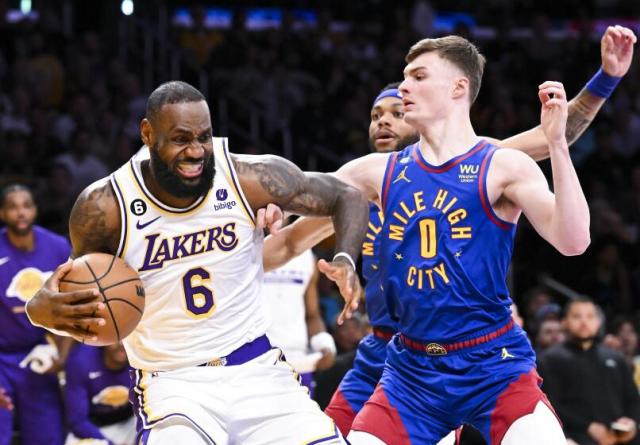 Lakers pushing LeBron James' minutes has clear risks