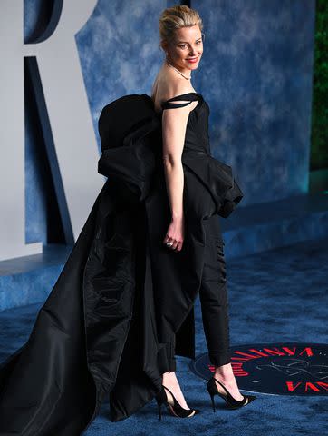 <p>Karwai Tang/WireImage</p> Elizabeth Banks attends the 2023 Vanity Fair Oscar Party