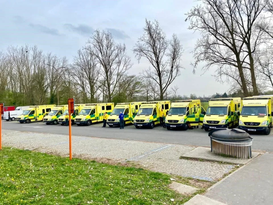 A team of 26 LAS volunteers drove the ambulances (LAS)