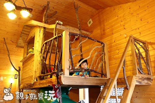 超跳tone親子住宿！嗨到不想睡的樹屋溜滑梯親子房：黃慶果園民宿