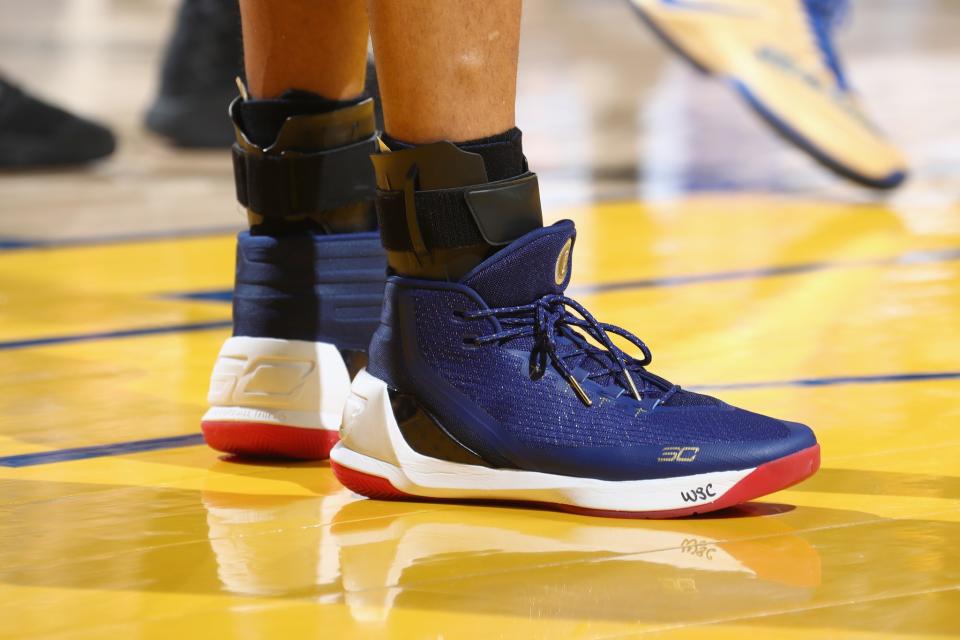 Stephen Curry paid tribute to President Barack Obama with his sneakers on Monday night. (Nathaniel S. Butler/NBAE/Getty Images)