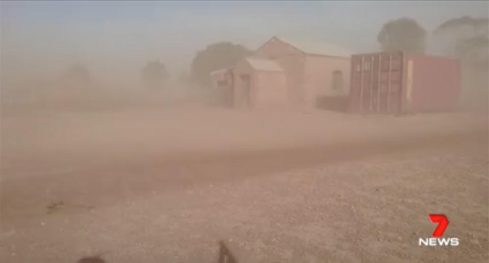 South Australian dust storm sparks an urgent health warning.