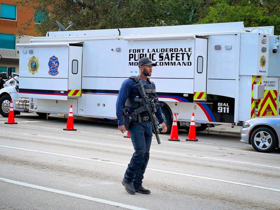 A Fort Lauderdale police officer was shot by a man after entering a room at the Holiday Inn Express on Southeast 17th Street in Fort Lauderdale on Thursday morning, March 21, 2024, police say. Pierre Taylor/ptaylor@miamiherald.com,