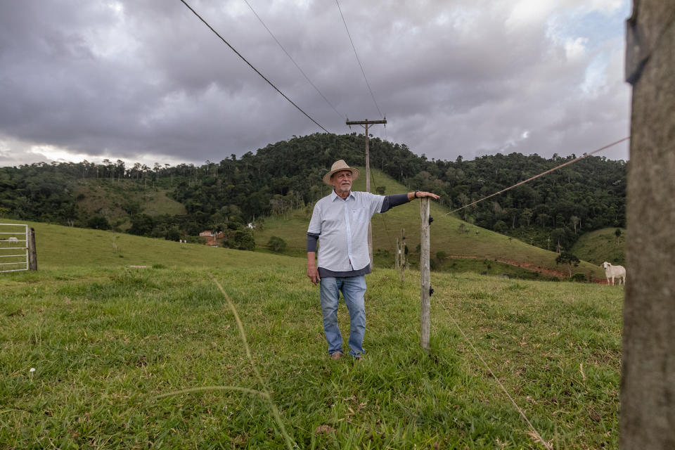 Una escuela pública en un asentamiento del Movimiento de los Trabajadores Rurales Sin Tierra en Itamaraju, Brasil, el 17 de abril de 2023, que ha sido reconocida oficialmente como legal. (María Magdalena Arrellaga/The New York Times).