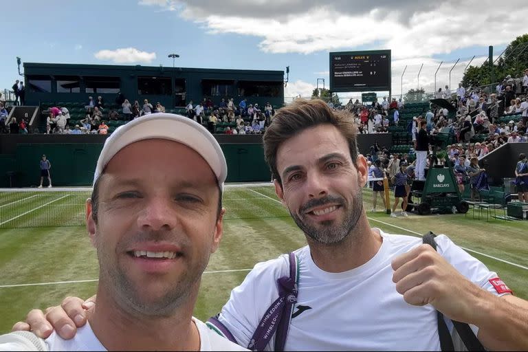 Horacio Zeballos y Marcel Granollers, una pareja de dobles que lleva años obteniendo éxitos; en Wimbledon va por su primer trofeo de Grand Slam.