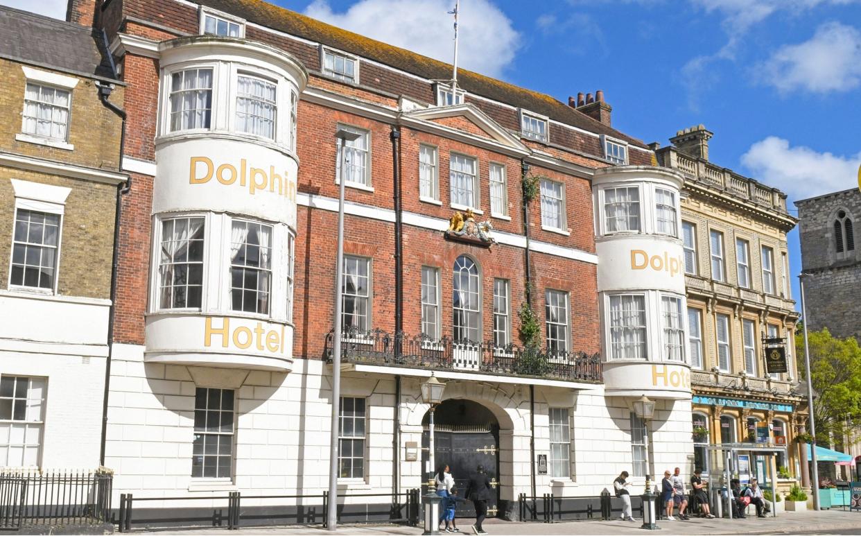 Dolphin Hotel where Jane Austen celebrated her 18th birthday - Jane Austen fans 'in despair' with hotel she frequented to become student flats