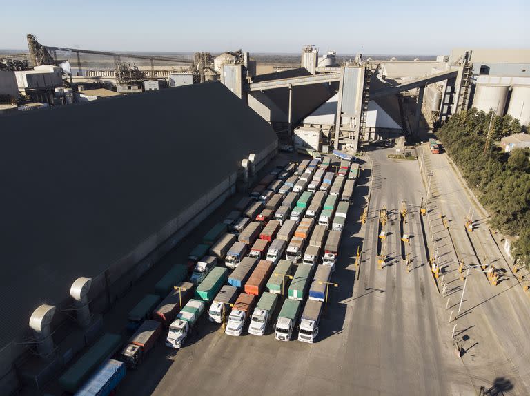 Los ingresos con camiones se desplomaron desde el inicio del paro, hace una semana