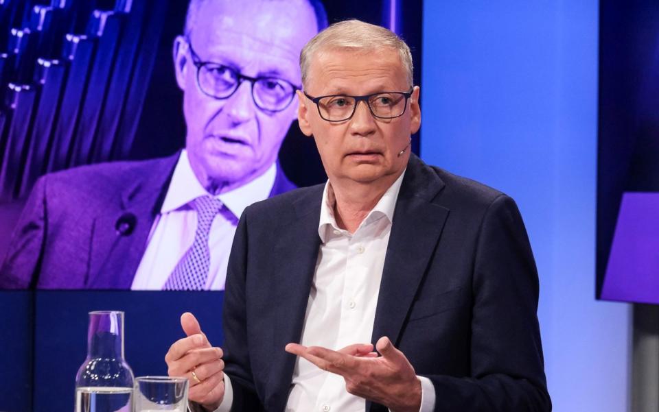 "Die Unzufriedenheit ist groß", beschrieb Günther Jauch die derzeitige politische Stimmung in der Bevölkerung. (Bild: WDR/Oliver Ziebe)