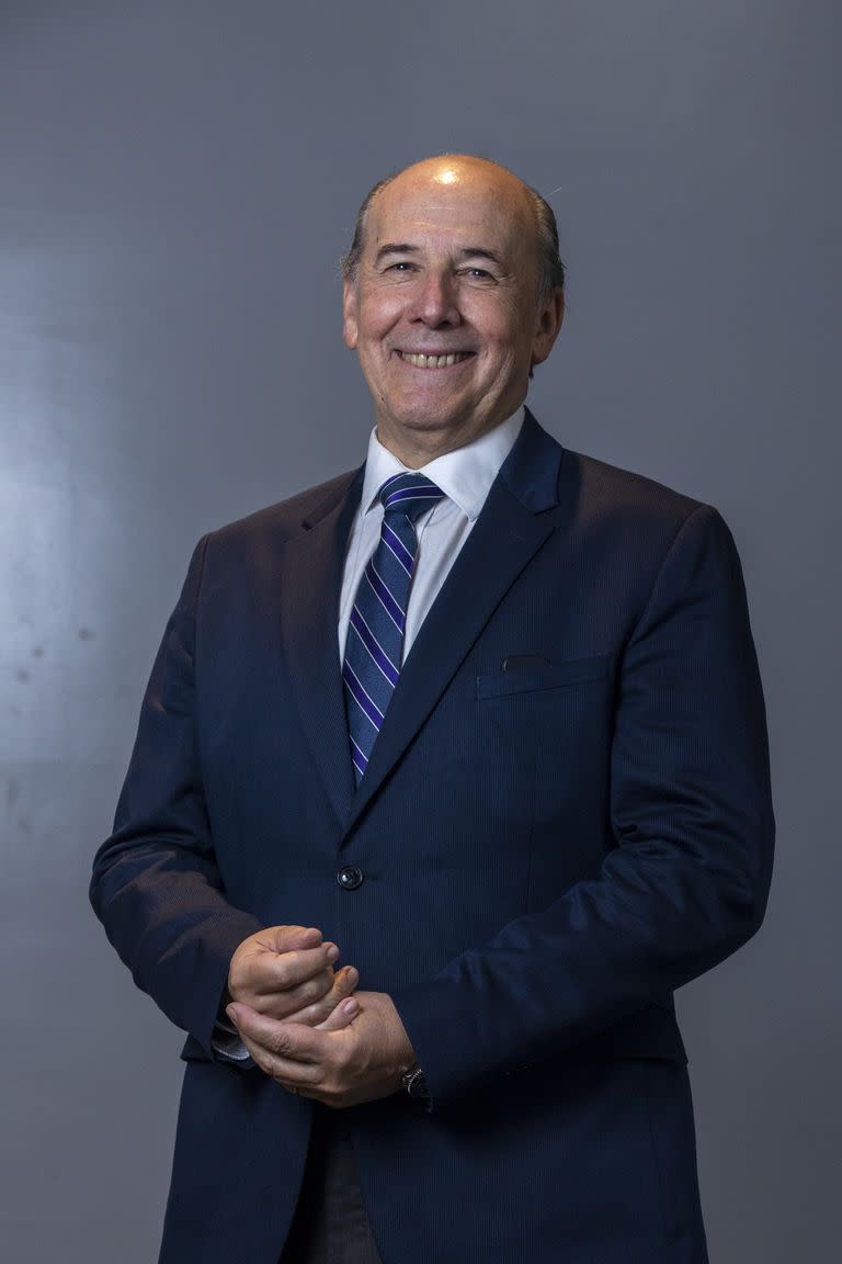 Armando Mayora se retiró de la Armanda, en 1991, y fundó una empresa de seguridad electrónica que provee equipamiento a empresas y organismos del Estado