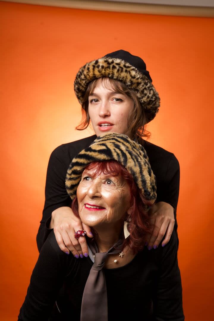Cande y Mavita, nieta y abuela