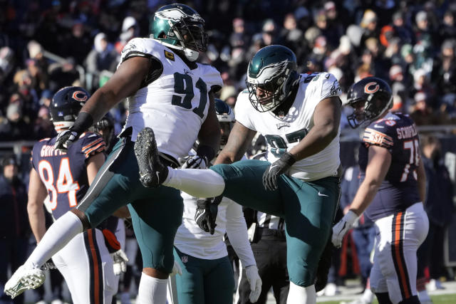 Fierce Eagles pass rush steps up again in victory over Bears - The San  Diego Union-Tribune