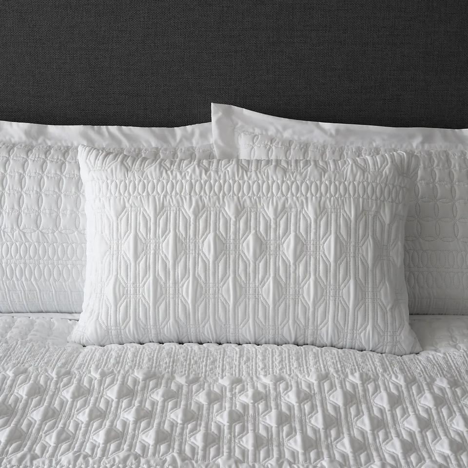 Billie White Duvet Cover and Pillowcase Set