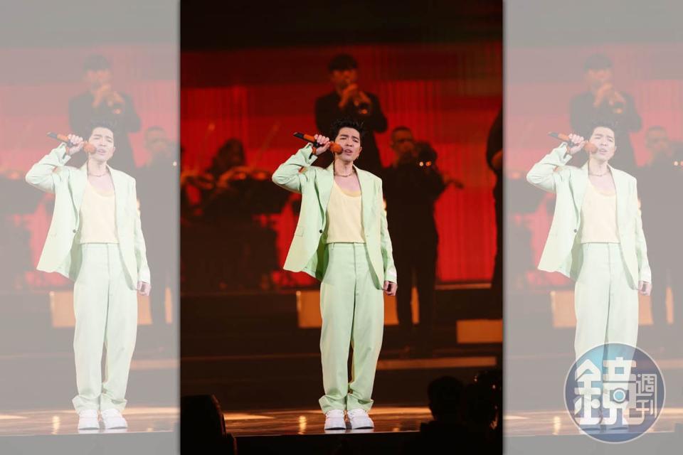 蕭敬騰擔任hito流行音樂頒獎典禮開場。