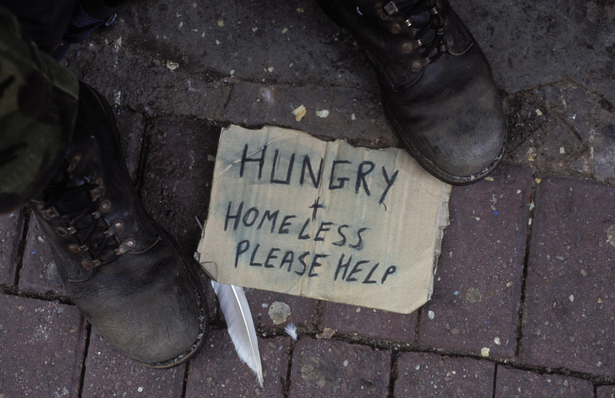 Ein 12-Jähriger verteilt in seiner Heimatstadt Cambridge Mahlzeiten an Obdachlose. Er wollte denen helfen, die es schwer haben im Leben. Also fing er einfach an, eines Tage, Sandwiche zuzubereiten. Foto: Symbolbild / gettyimages / Universal Images Group