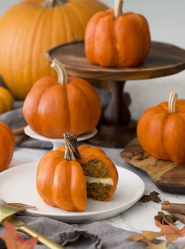 Mini Pumpkin Cakes