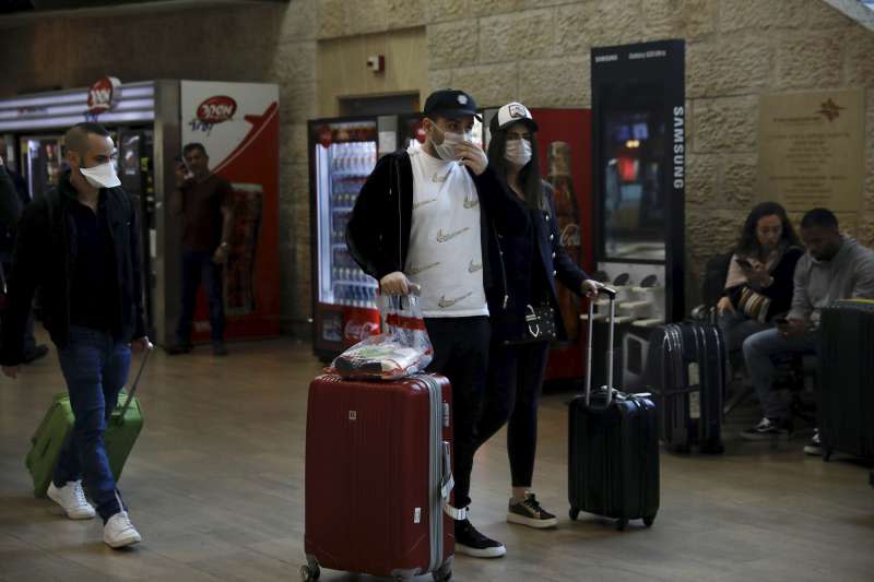 武漢肺炎：以色列機場的旅客都戴口罩（AP）