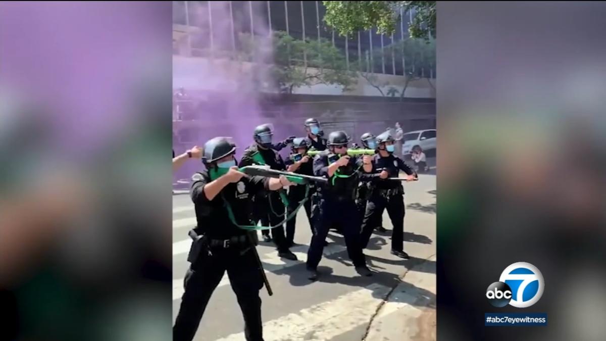 Video Lapd Officer Shoots Protester With Rubber Bullet At Close Range