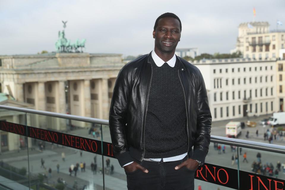 Omar Sy ist ein Charmeur und Sunnyboy. Einer, der seinen eigenen Regeln folgt. Dass der Junge aus der Pariser Banlieue einmal ein international gefragter Schauspieler werden würde, hätte keiner gedacht. Für ihn ein Grund mehr, dankbar zu sein und dieses Leben zu lieben.