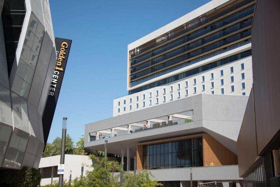 The Kimpton Sawyer Hotel in downtown Sacramento is seen from the DoCo plaza in 2017. Prosecutors said in an indictment unsealed Friday a Sacramento consultant whose conviction in a 1999 murder was later vacated now faces a fentanyl charge after he allegedly sold fentanyl to an undercover agent in a third-floor bathroom at the hotel.