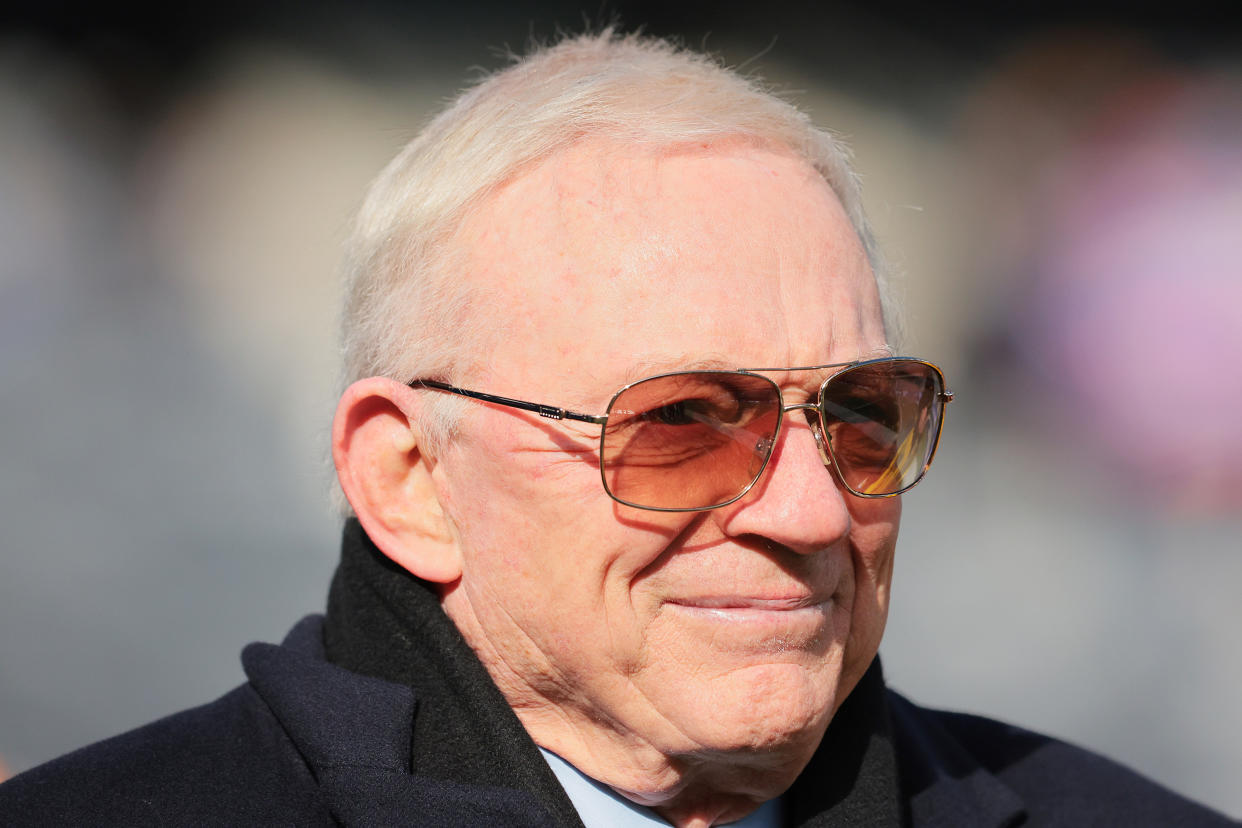 EAST RUTHERFORD, NEW JERSEY - Jerry Jones, dueño de los Dallas Cowboys, antes del partido ante los New York Giants en el MetLife Stadium el 19 de diciembre de 2021 en East Rutherford, New Jersey. (Foto de Rey Del Rio/Getty Images)