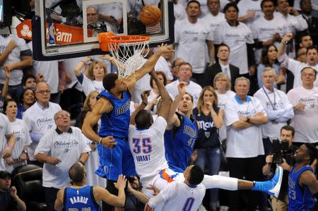 Justin Anderson keeps Kevin Durant from making a game-winning layup. (Mark D. Smith-USA TODAY Sports)