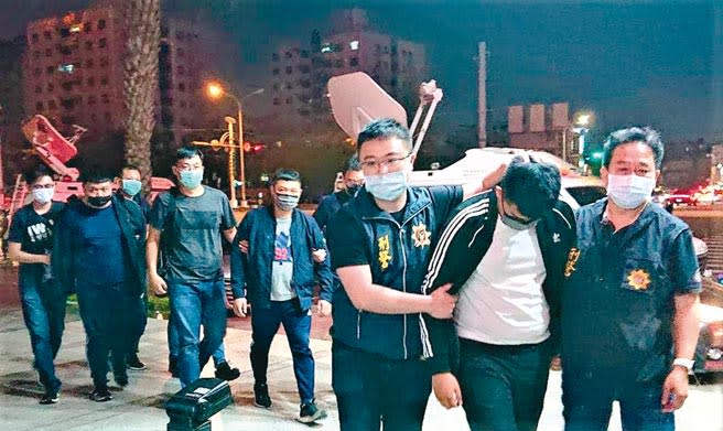 台中市西屯區大容西街18日驚傳男子右手遭砍斷掌，警方立即成立專案小組，40分鐘內3嫌全數到案。（盧金足攝）