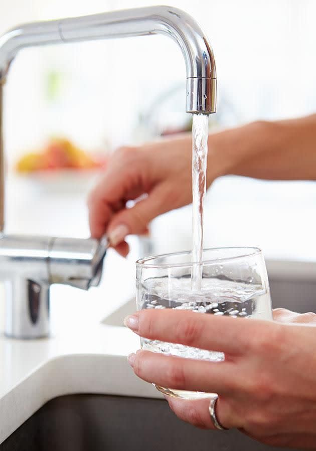 The fruit peel can make polluted water a lot cleaner. Photo: Getty Images