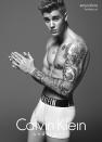 <p>Für besondere Aufmerksamkeit sorgten 2015 die heißen Fotos von Popstar Justin Bieber – vor allem bei seinen weiblichen Fans. Kurze Zeit nach der Veröffentlichung kam allerdings heraus, dass bei den ausgeprägten Bauchmuskeln per Photoshop nachgeholfen wurde. (Bild: WENN/ Calvin Klein) </p>