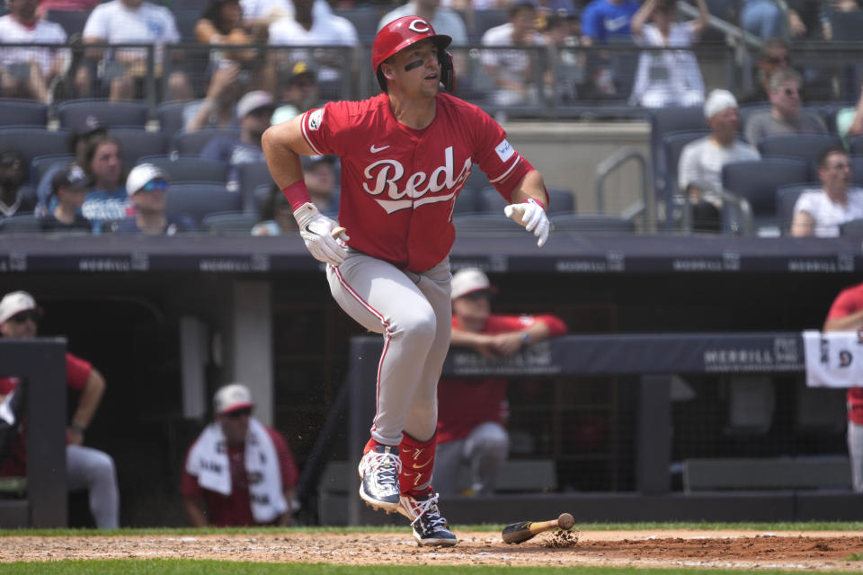 Cincinnati Reds' Spencer Steer runs to first base after hitting a home run, scoring teammates Jonathan India and Elly De La Cruz, during the fifth inning of a baseball game against the New York Yankees, Thursday, July 4, 2024, in New York. (AP Photo/Pamela Smith)