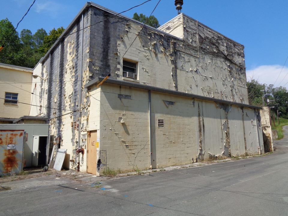 A view of the deteriorated condition of the Criticality Experiment Laboratory on the Oak Ridge Reservation. Its demolition will eliminate a high-risk excess contaminated facility from the Y-12 National Security Complex footprint.