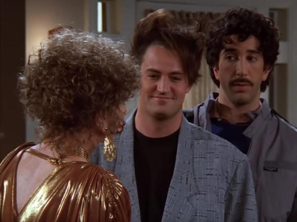 Chandler (Matthew Perry) and Ross (David Schwimmer) in a classic Friends flashback (NBC/YouTube)