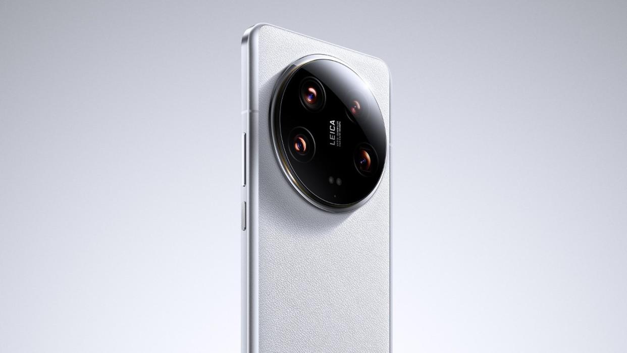 Xiaomi 14 Ultra render in white showing the rear camera. 
