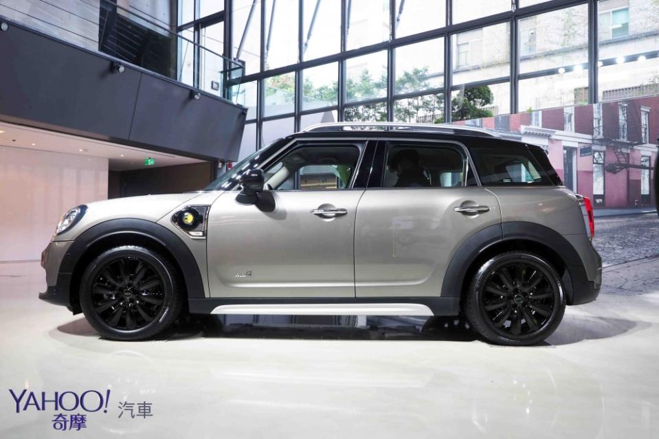 終於有油電了！Mini Cooper S E Countryman All4發電價216萬元起